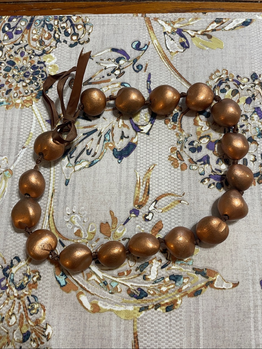 Bronze string wooden bead necklace